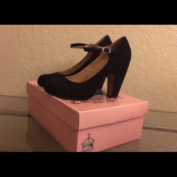 Black Strapped Pump Heels Size 7 - Picture 1 of 5